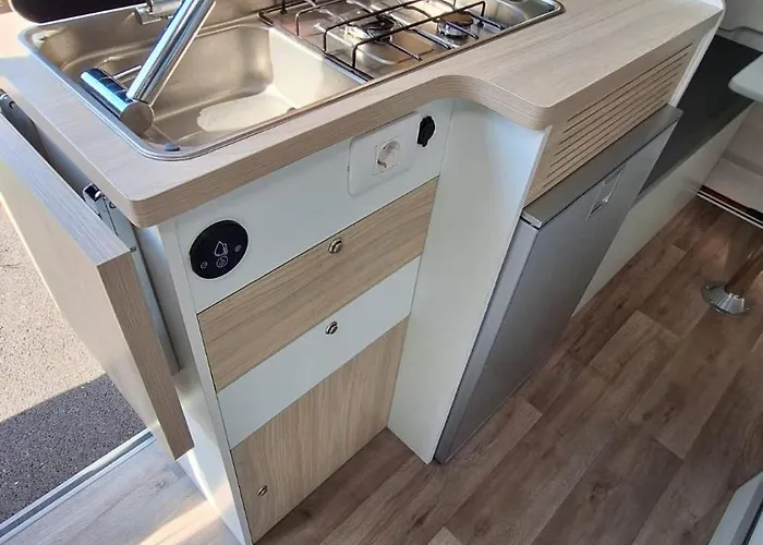 Furgoneta Camper 4 Parque de Campismo *